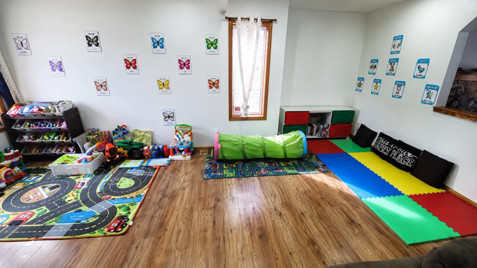 Param Kids Dayhome Bright Classroom Environment